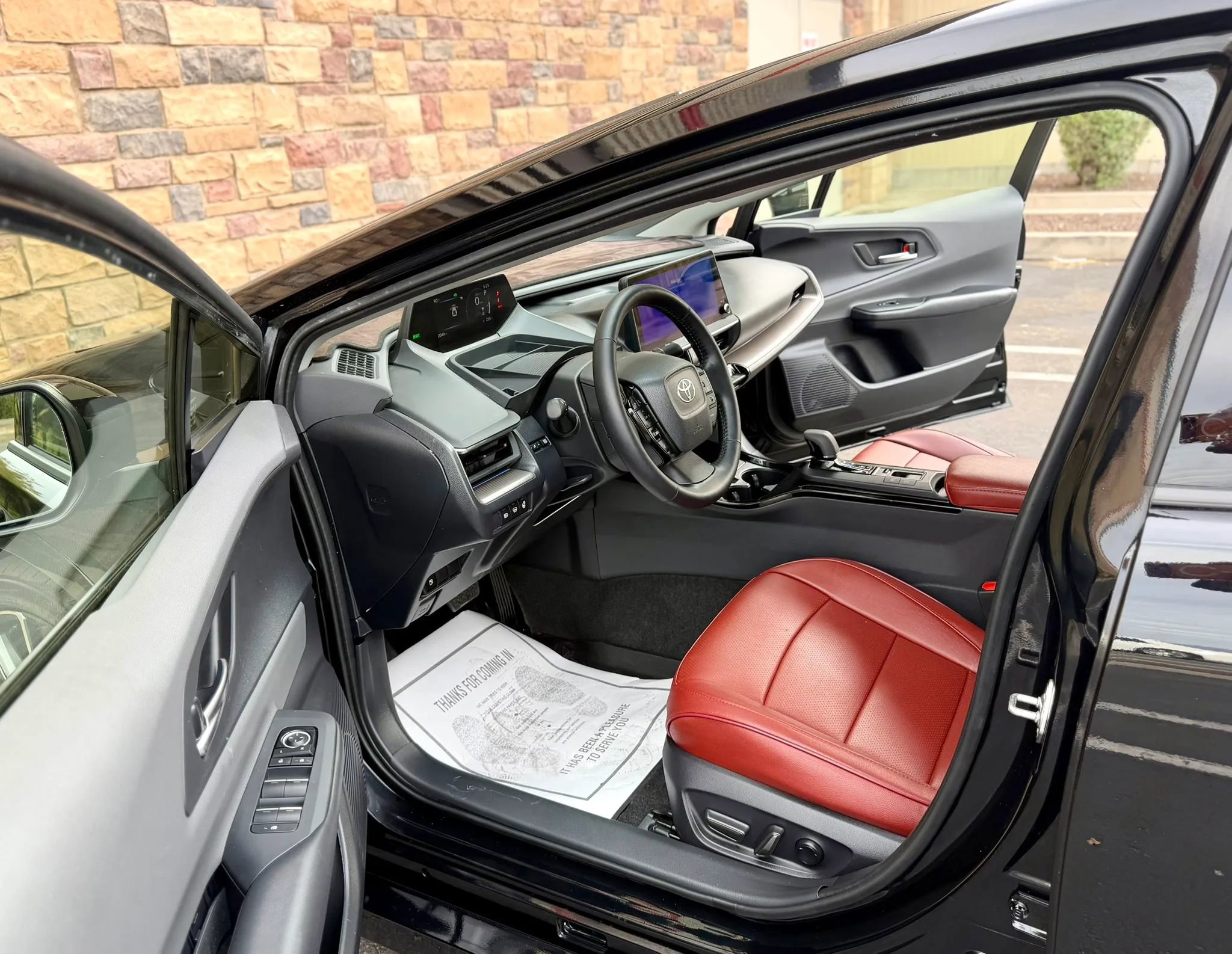 Used 2026 Toyota Prius XLE AWD/4WD image 10