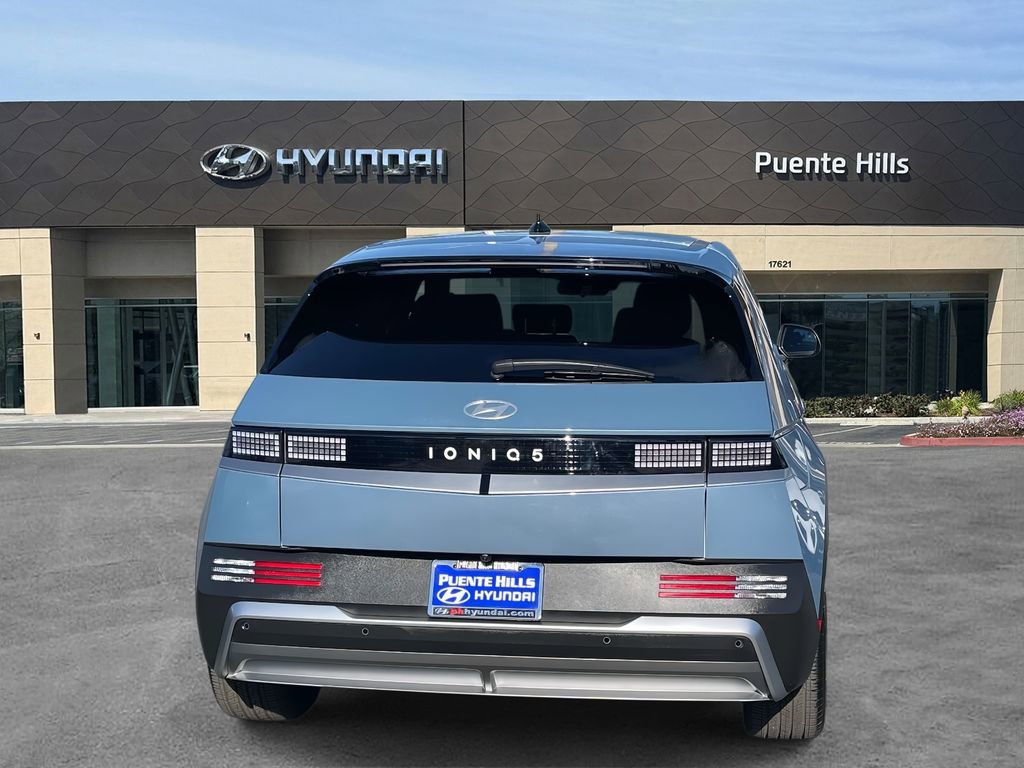 Certified 2025 Hyundai Ioniq 5 SE image 5