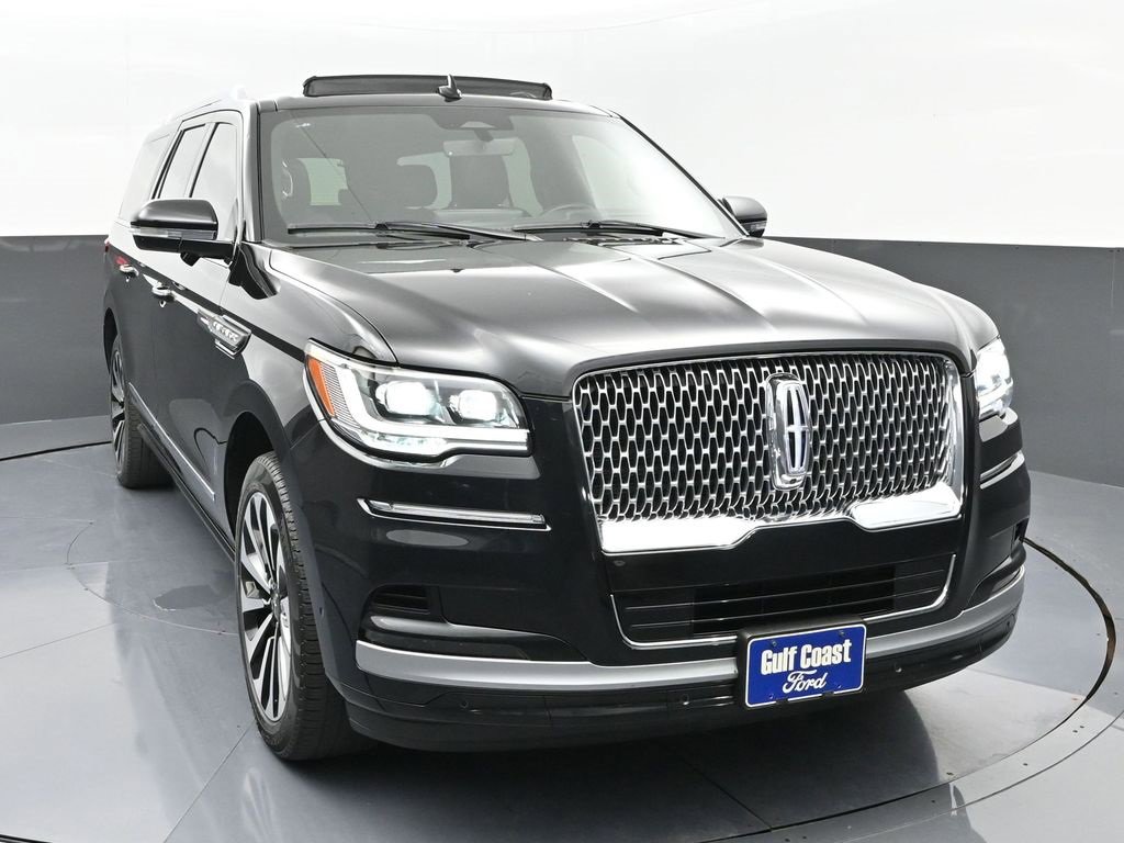 Used 2023 Lincoln Navigator L Reserve image 3