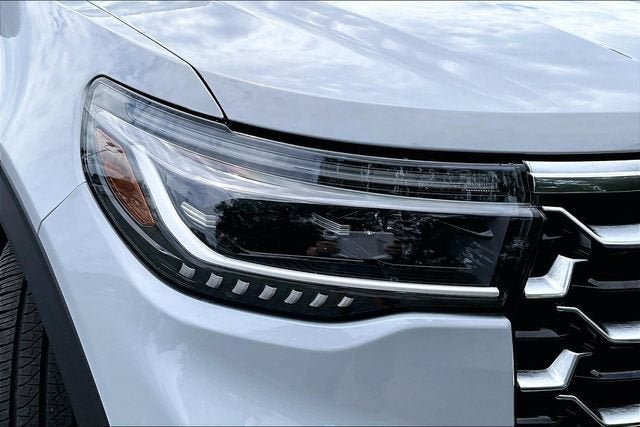 Used 2025 Ford Explorer Platinum w/ LUX Leather Package AWD/4WD image 28