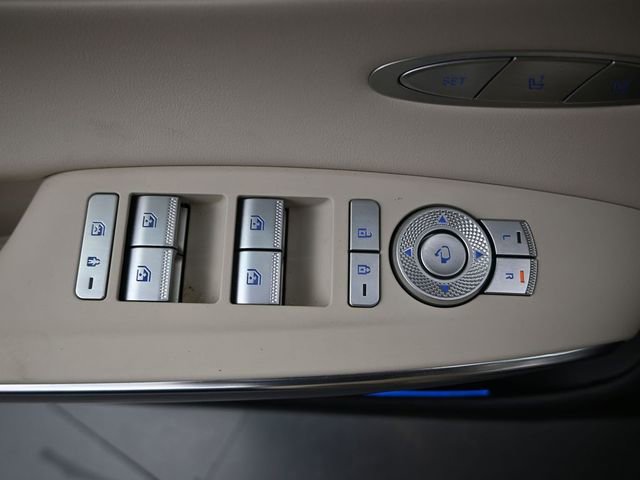 Used 2024 Genesis GV70 2.5T w/ Advanced Package image 9