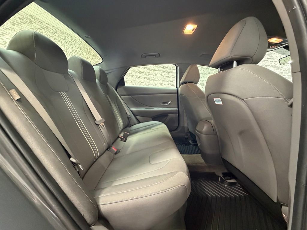 Certified 2024 Hyundai Elantra Blue image 10