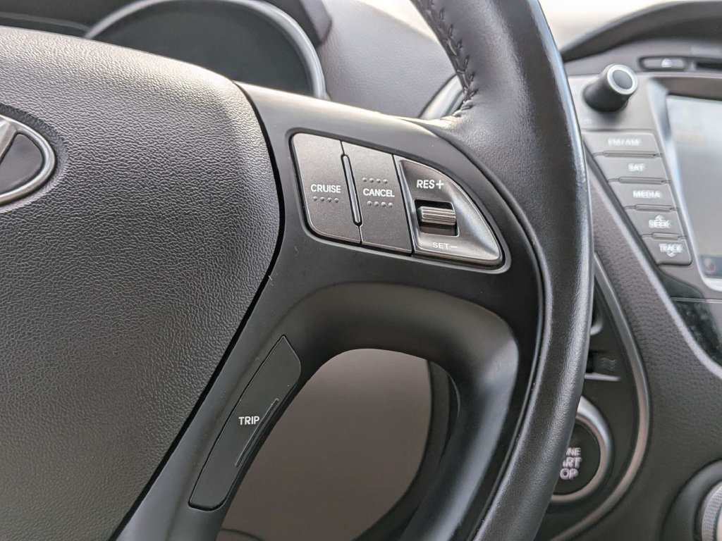Used 2014 Hyundai Tucson Limited w/ Technology Package 02 FWD image 37