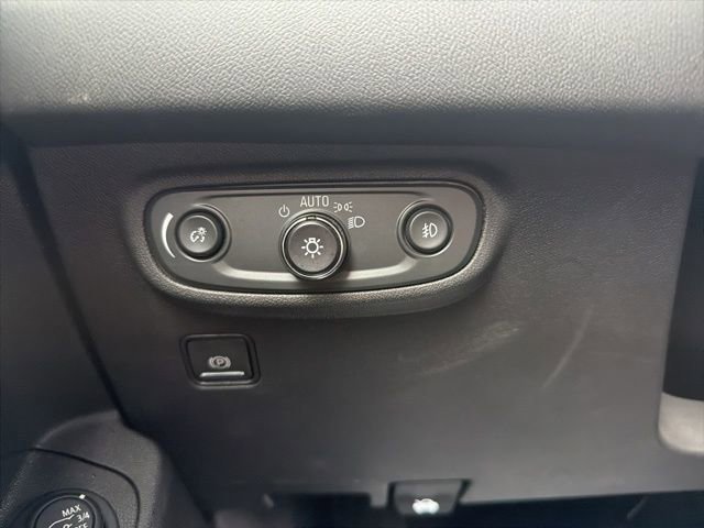 Used 2024 GMC Terrain SLT image 38