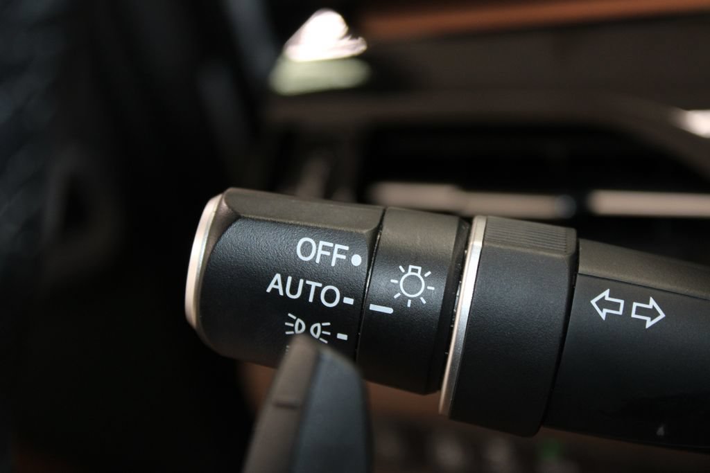 Used 2023 Acura MDX w/ Technology Package FWD image 46