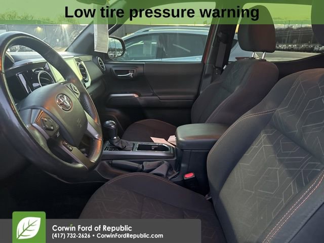 Used 2017 Toyota Tacoma TRD Off-Road w/ Tow Package (A/T) image 10