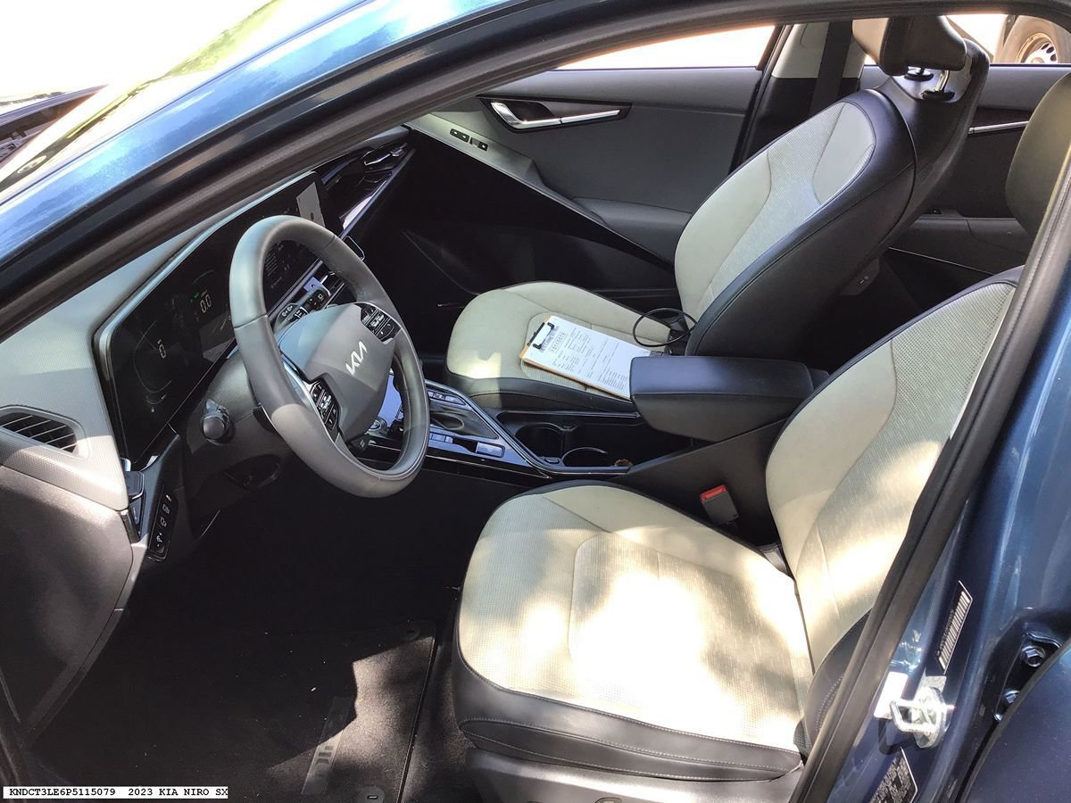 Used 2023 Kia Niro FWD image 13