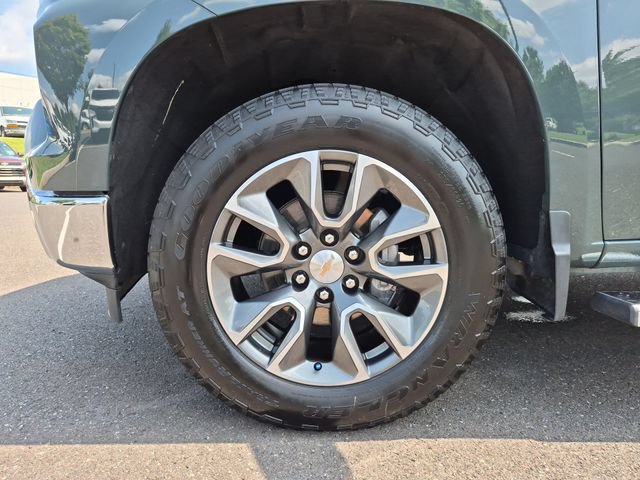 Used 2025 Chevrolet Silverado 1500 LT AWD/4WD image 35