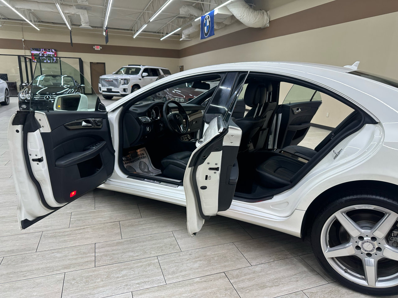 Used 2014 Mercedes-Benz CLS 550 4MATIC w/ Premium 1 Package image 15