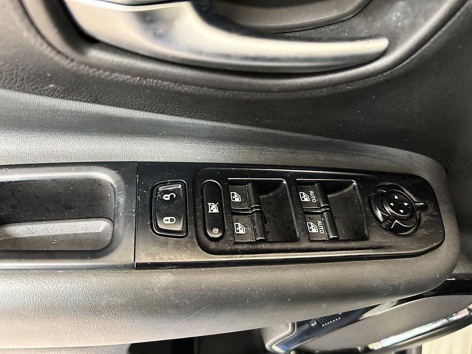 Used 2022 Jeep Renegade Altitude w/ Convenience Group image 11