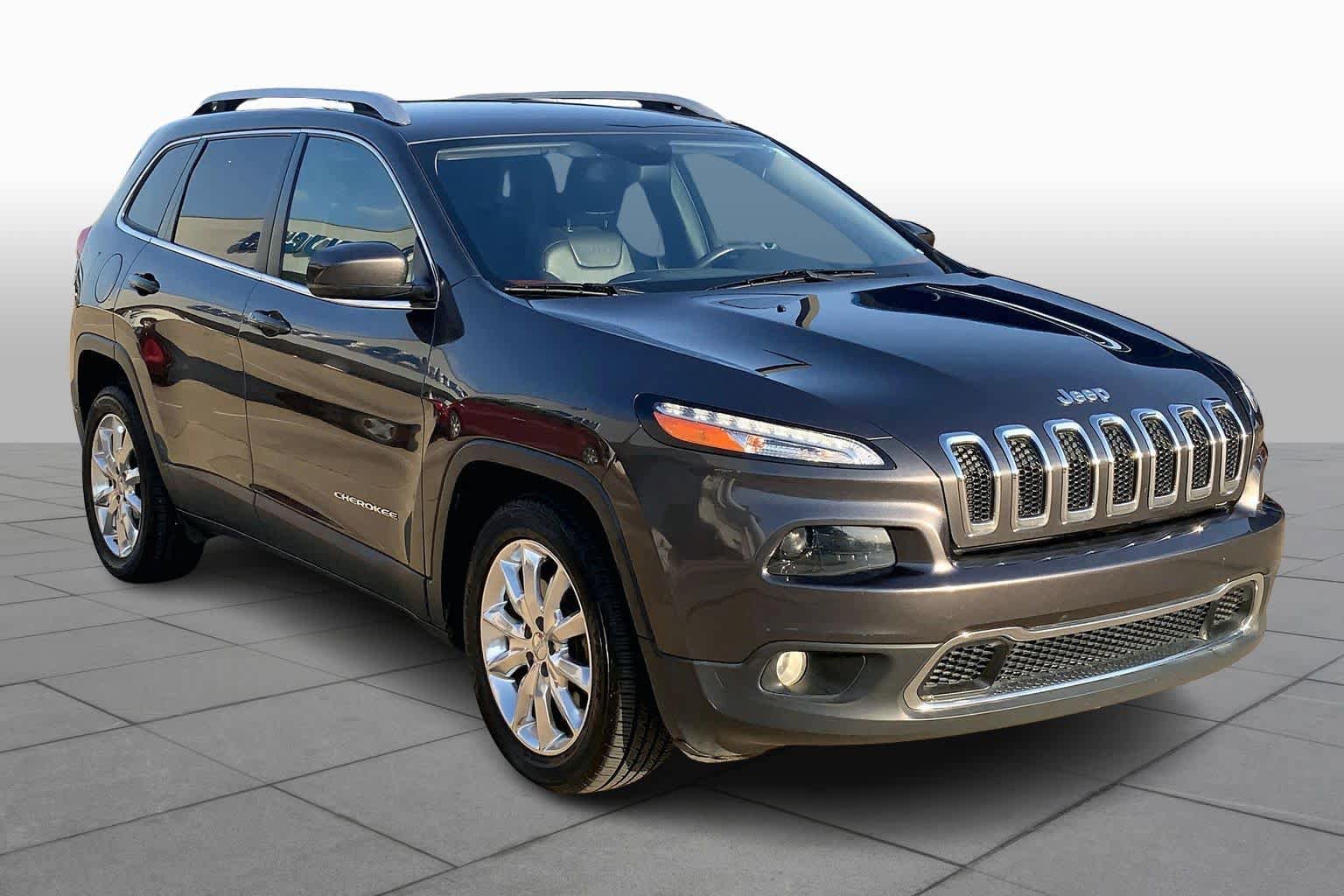 Used 2017 Jeep Cherokee Limited image 3
