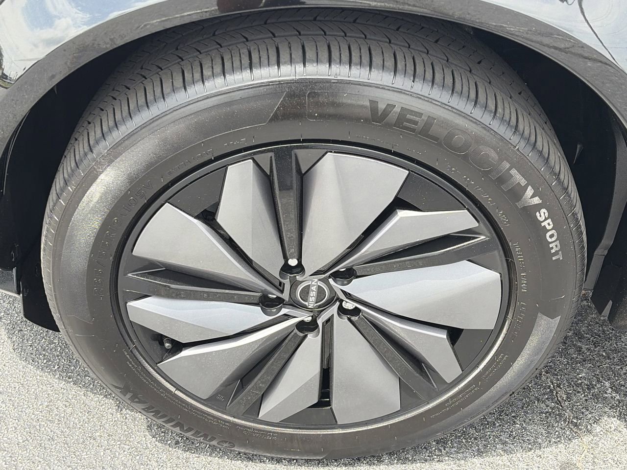 Used 2023 Nissan Ariya FWD image 9