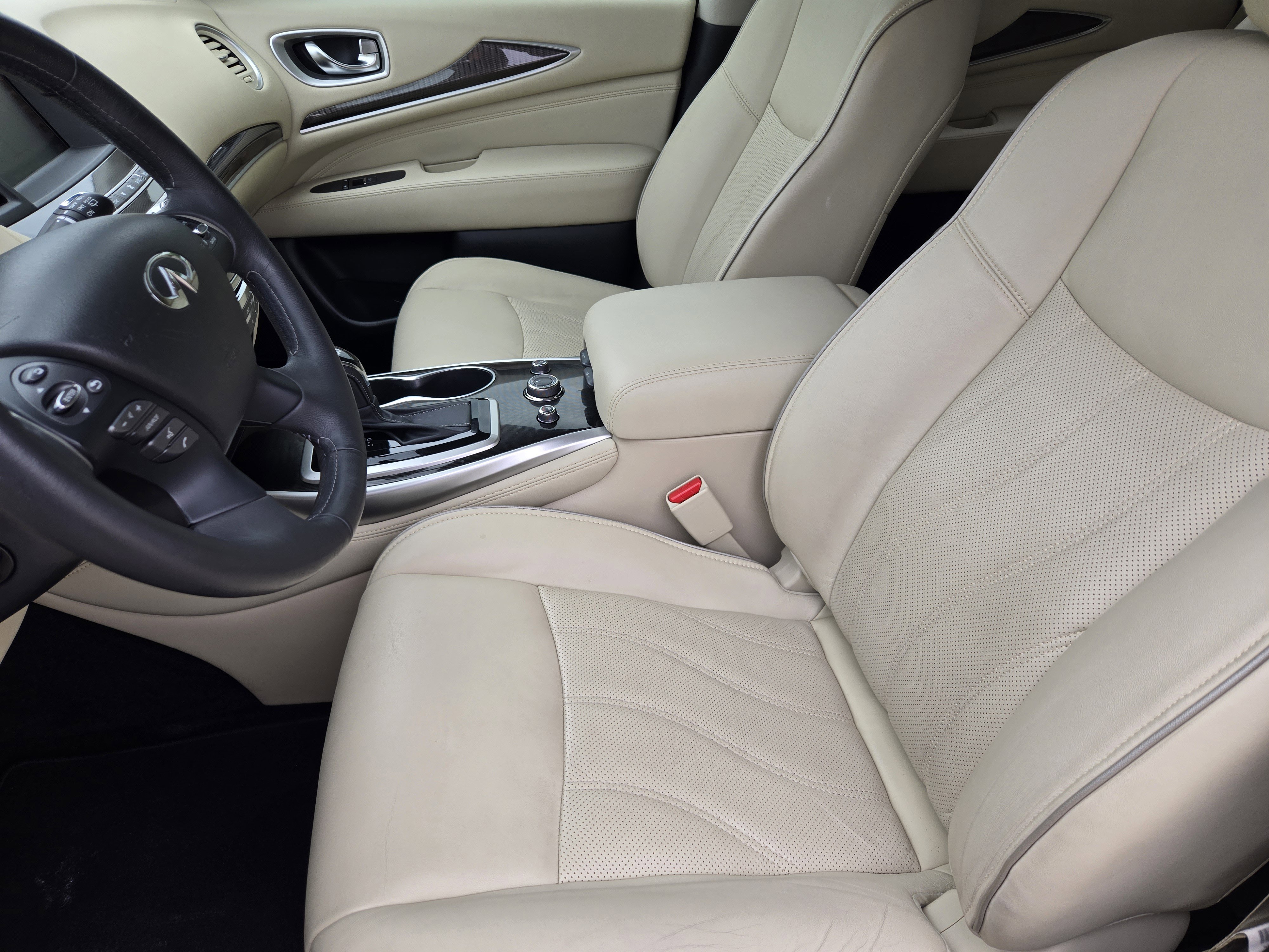 Used 2019 INFINITI QX60 Luxe w/ Essential Package FWD image 7