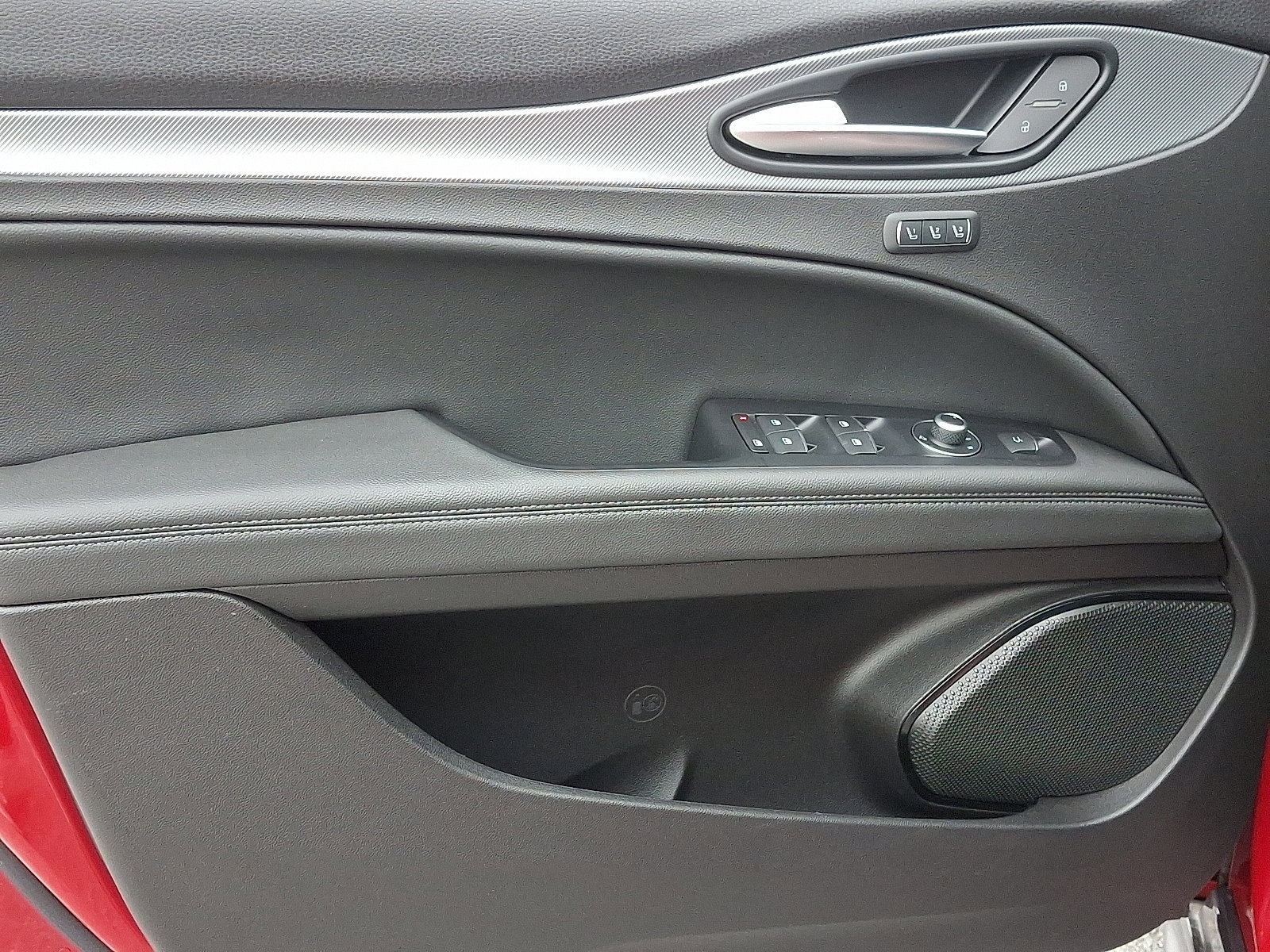 Used 2024 Alfa Romeo Stelvio Ti image 13