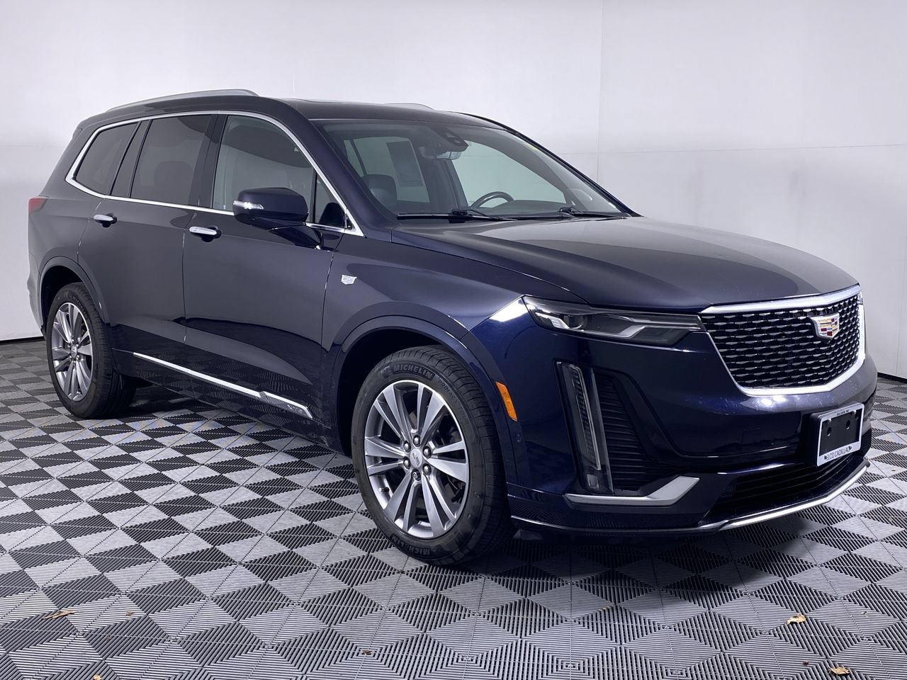Certified 2022 Cadillac XT6 Premium Luxury w/ Technology Package AWD/4WD image 24