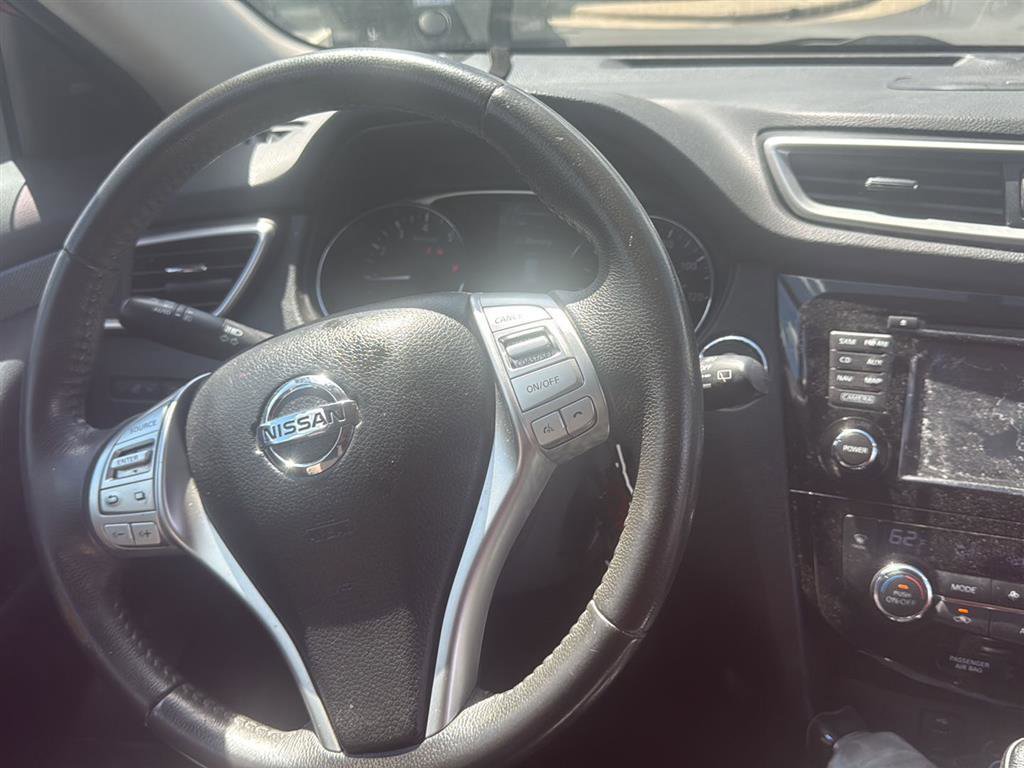 Used 2015 Nissan Rogue SL w/ SL Premium Package AWD/4WD image 2