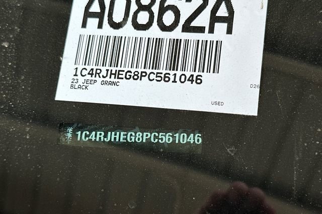 Used 2023 Jeep Grand Cherokee Summit w/ Luxury Tech Group V image 16