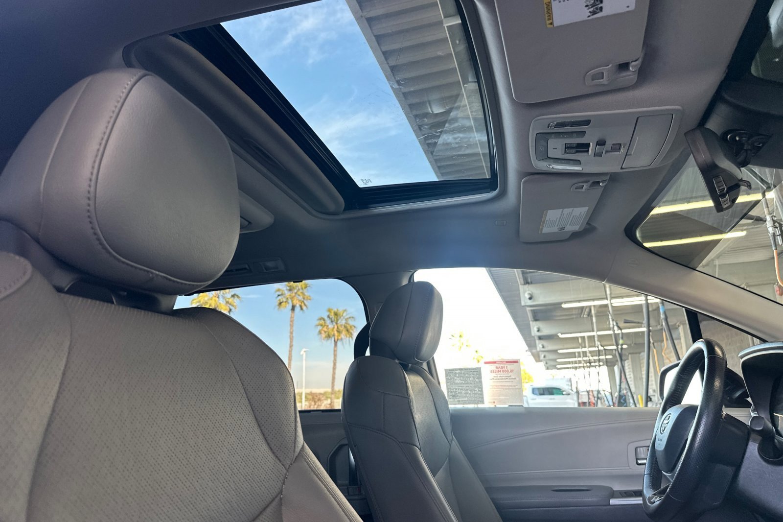 Certified 2021 Toyota Sienna Limited image 17