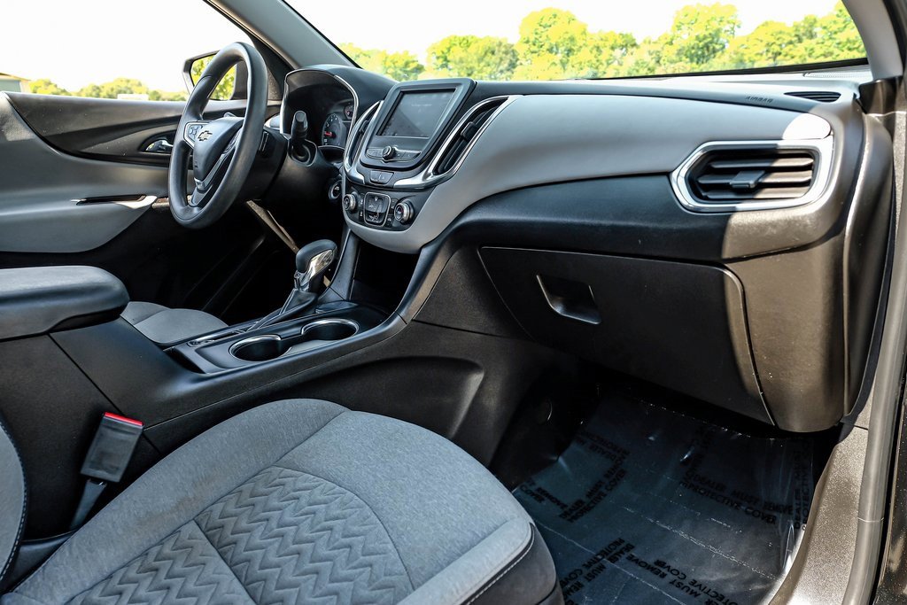 Used 2022 Chevrolet Equinox LS image 16