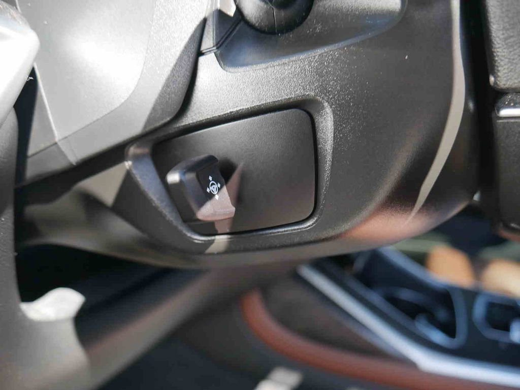 Used 2023 BMW X7 xDrive40i w/ Premium Package image 31