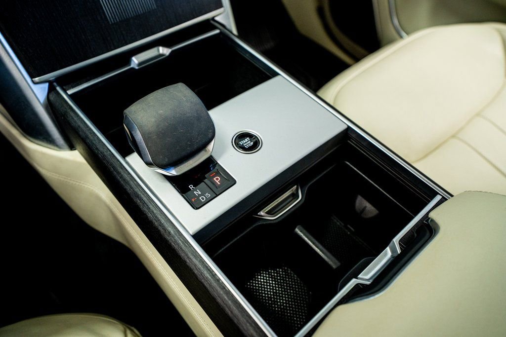 Used 2024 Land Rover Range Rover Autobiography image 48