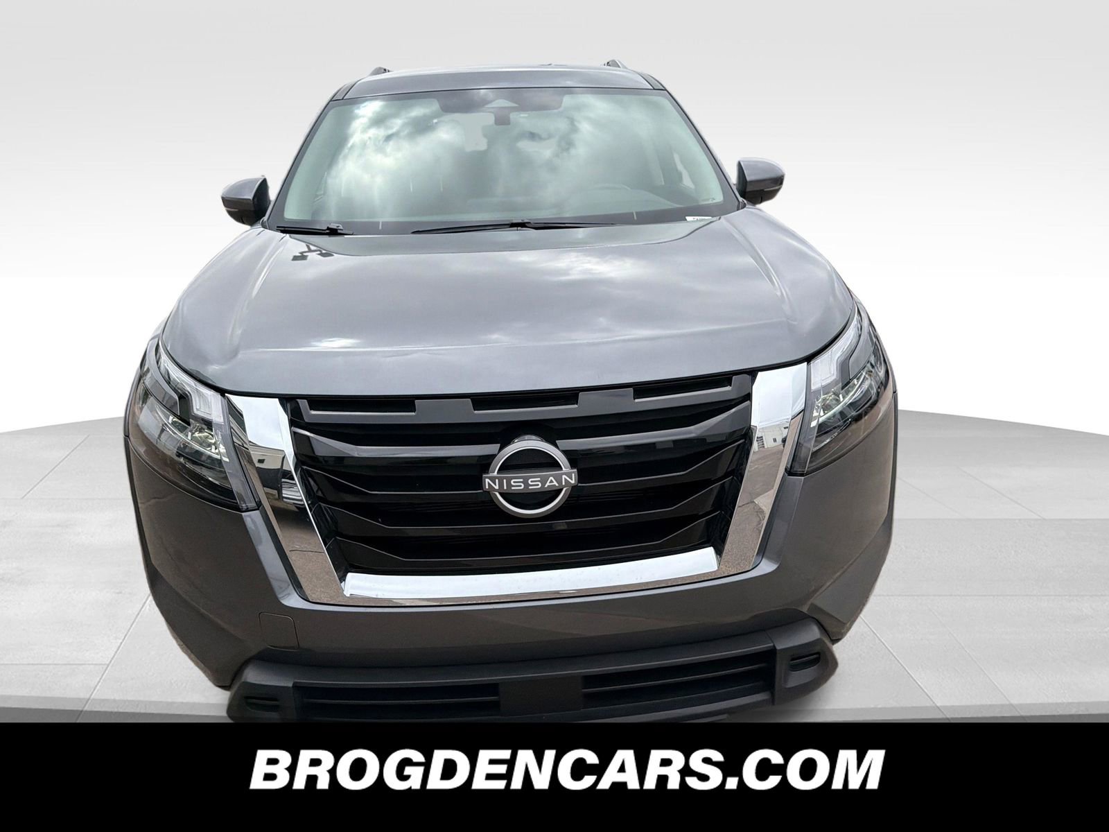 Used 2025 Nissan Pathfinder SV AWD/4WD image 8