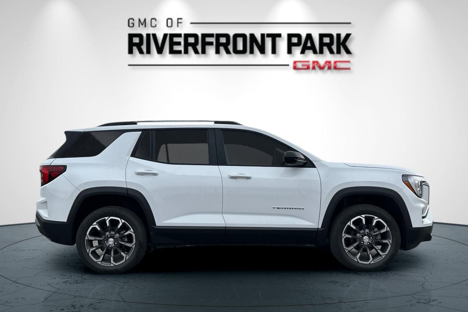 New 2026 GMC Terrain Elevation w/ Elevation Premium Package AWD/4WD image 2