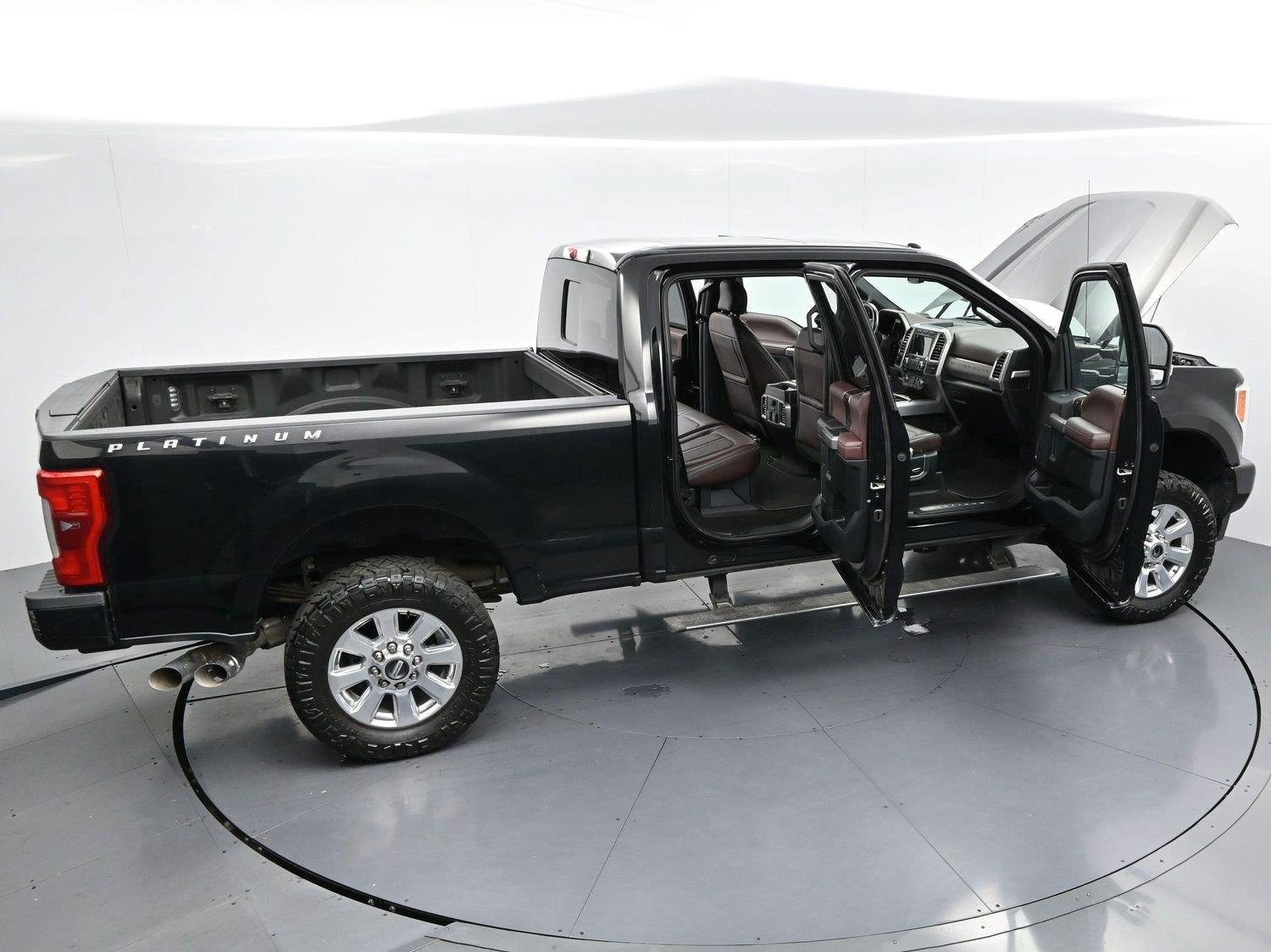 Used 2017 Ford F250 Platinum w/ Platinum Ultimate Package AWD/4WD image 43