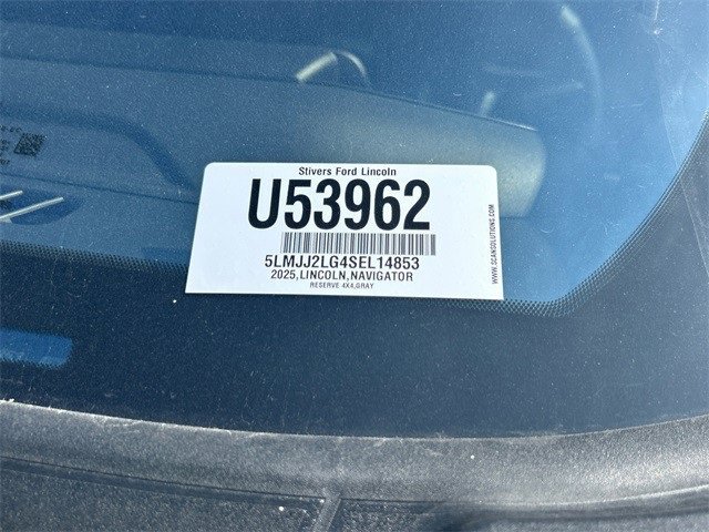 New 2025 Lincoln Navigator Reserve w/ Jet Appearance Package image 12