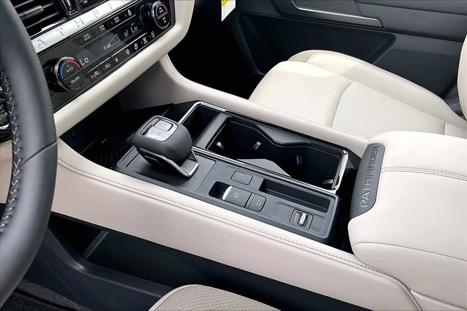 New 2026 Nissan Pathfinder SL FWD image 7