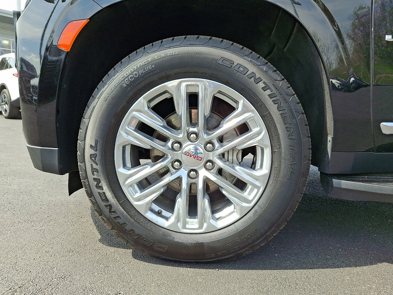 Used 2022 GMC Yukon XL SLT w/ SLT Luxury Package AWD/4WD image 8