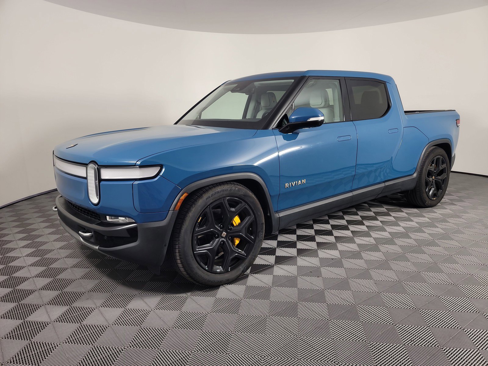 Used 2023 Rivian R1T Adventure