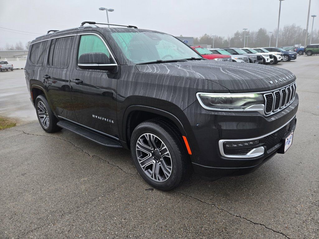 Used 2023 Jeep Wagoneer 4WD w/ Premium Group I image 2