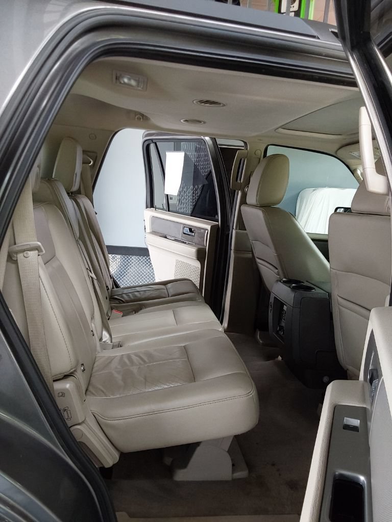 Used 2014 Ford Expedition XLT w/ Leather Seating Package AWD/4WD image 18