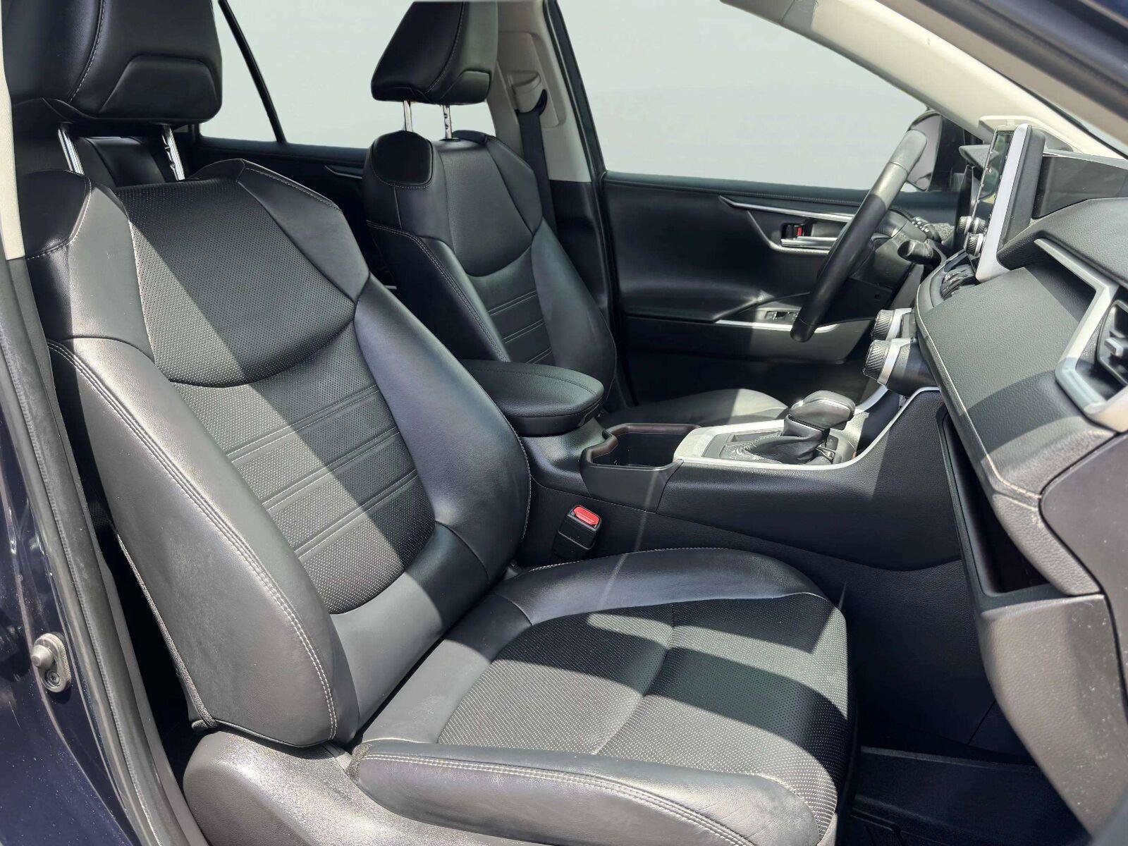 Used 2022 Toyota RAV4 Limited FWD image 58