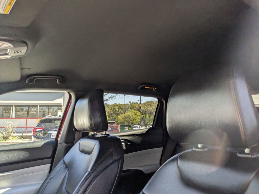 Used 2025 Jeep Compass Limited image 14