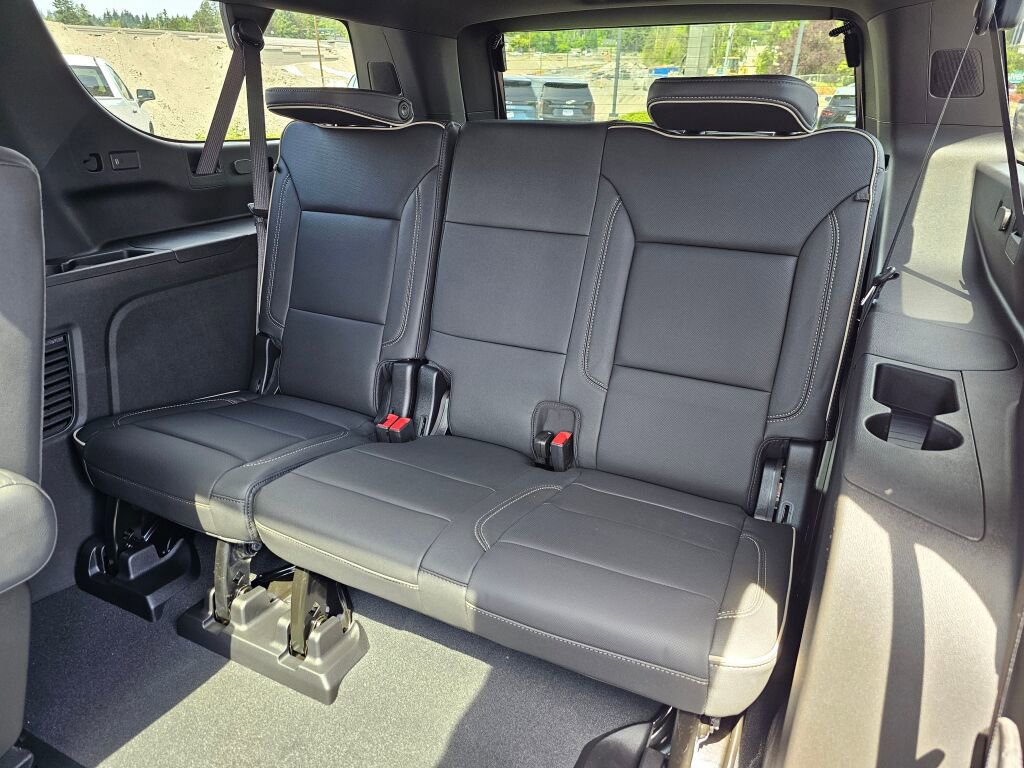 New 2026 Chevrolet Suburban Premier w/ Sun And Tow Package AWD/4WD image 25