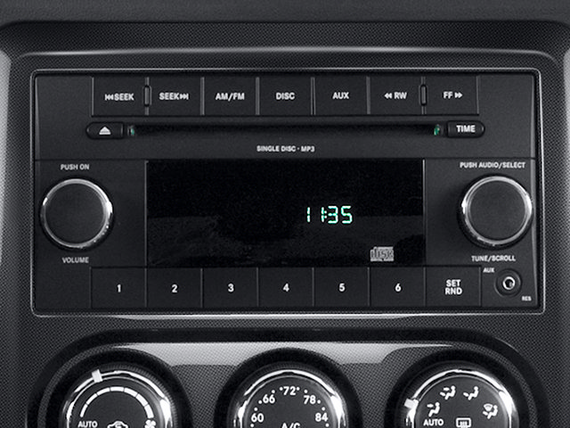 Used 2014 Dodge Challenger SXT RWD image 9