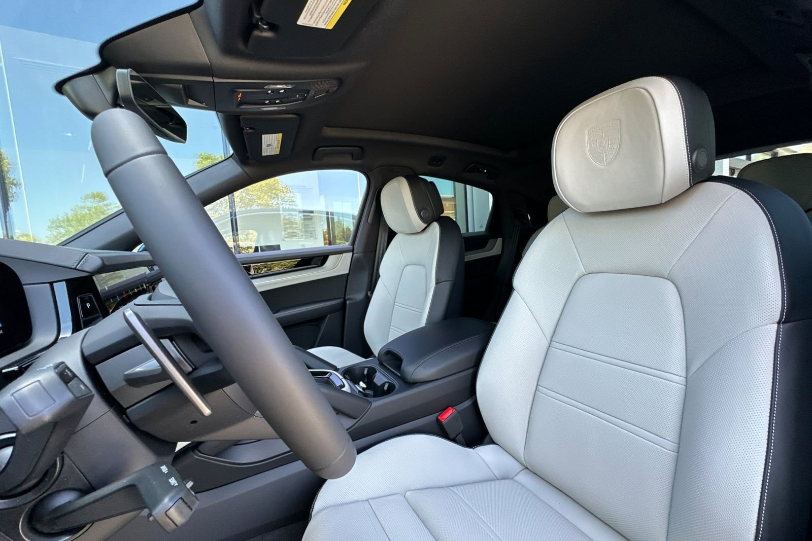 New 2025 Porsche Cayenne Coupe image 5