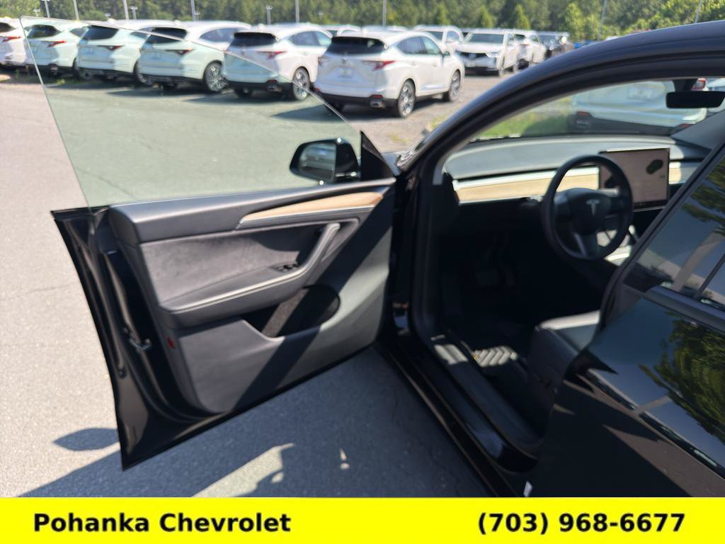 Used 2025 Tesla Model Y Long Range RWD image 39