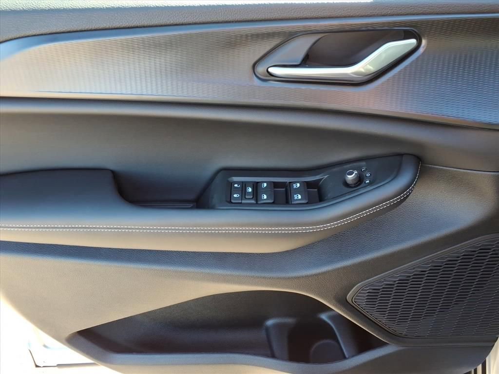 New 2025 Jeep Grand Cherokee L Altitude image 17