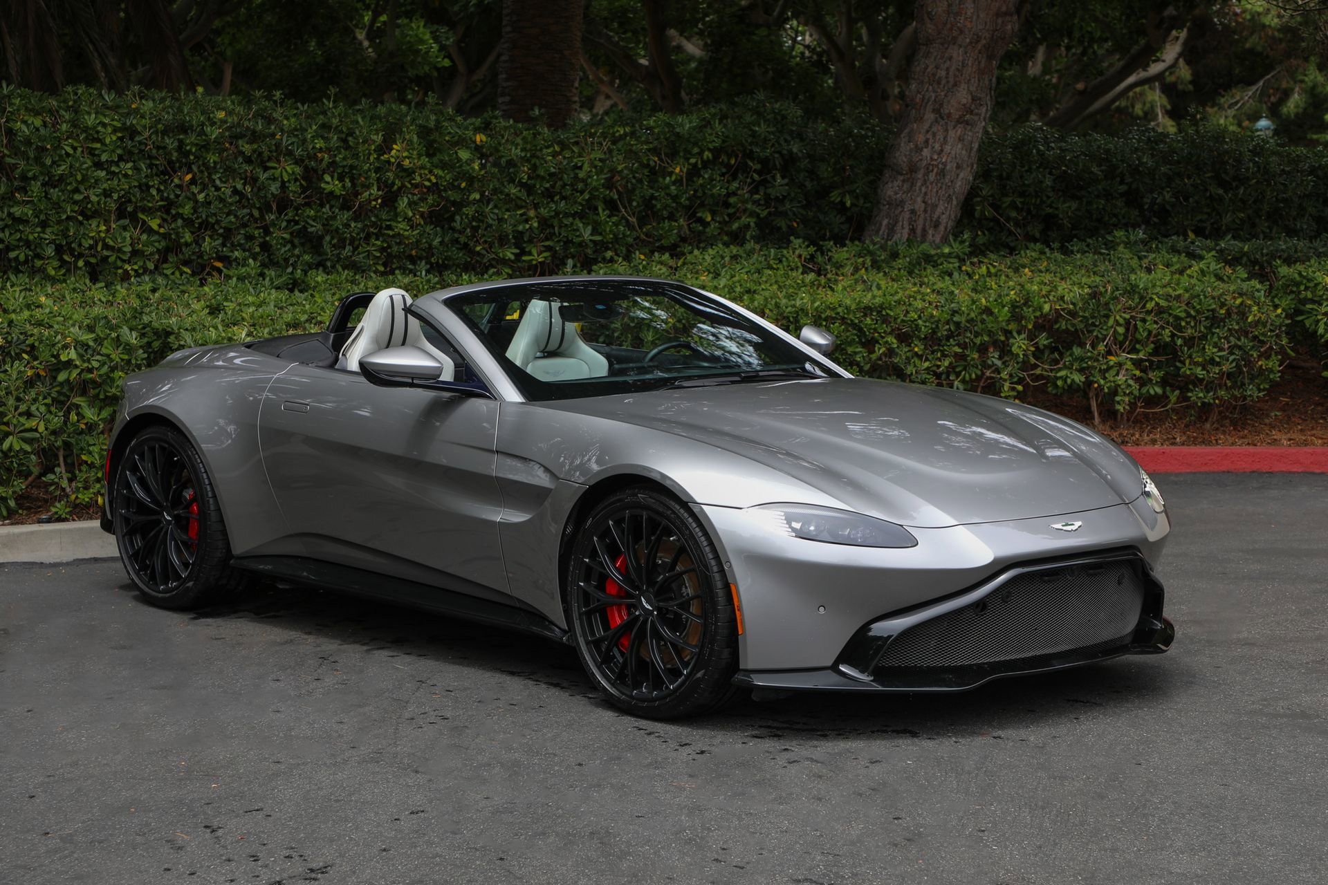 Used 2023 Aston Martin V8 Vantage Roadster