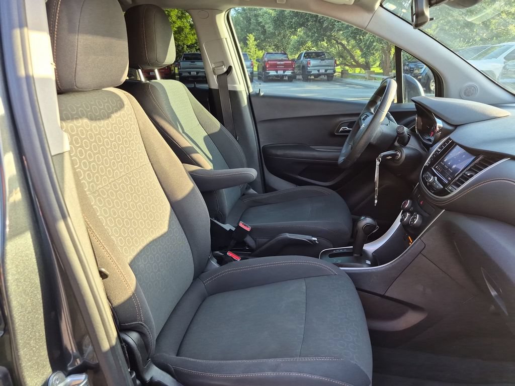Used 2020 Chevrolet Trax LS w/ Tint and Cruise Package FWD image 37