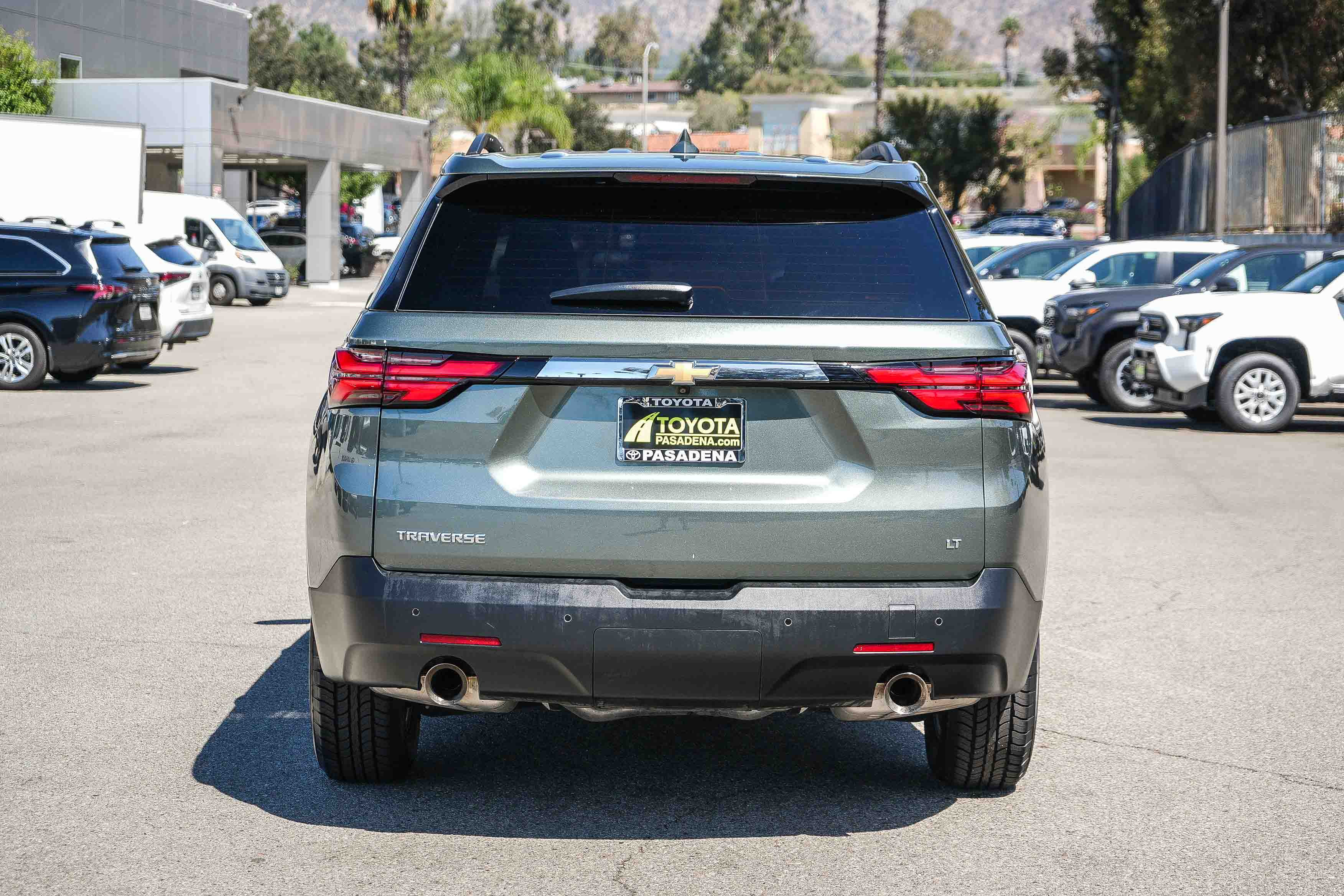 Used 2022 Chevrolet Traverse LT FWD image 7