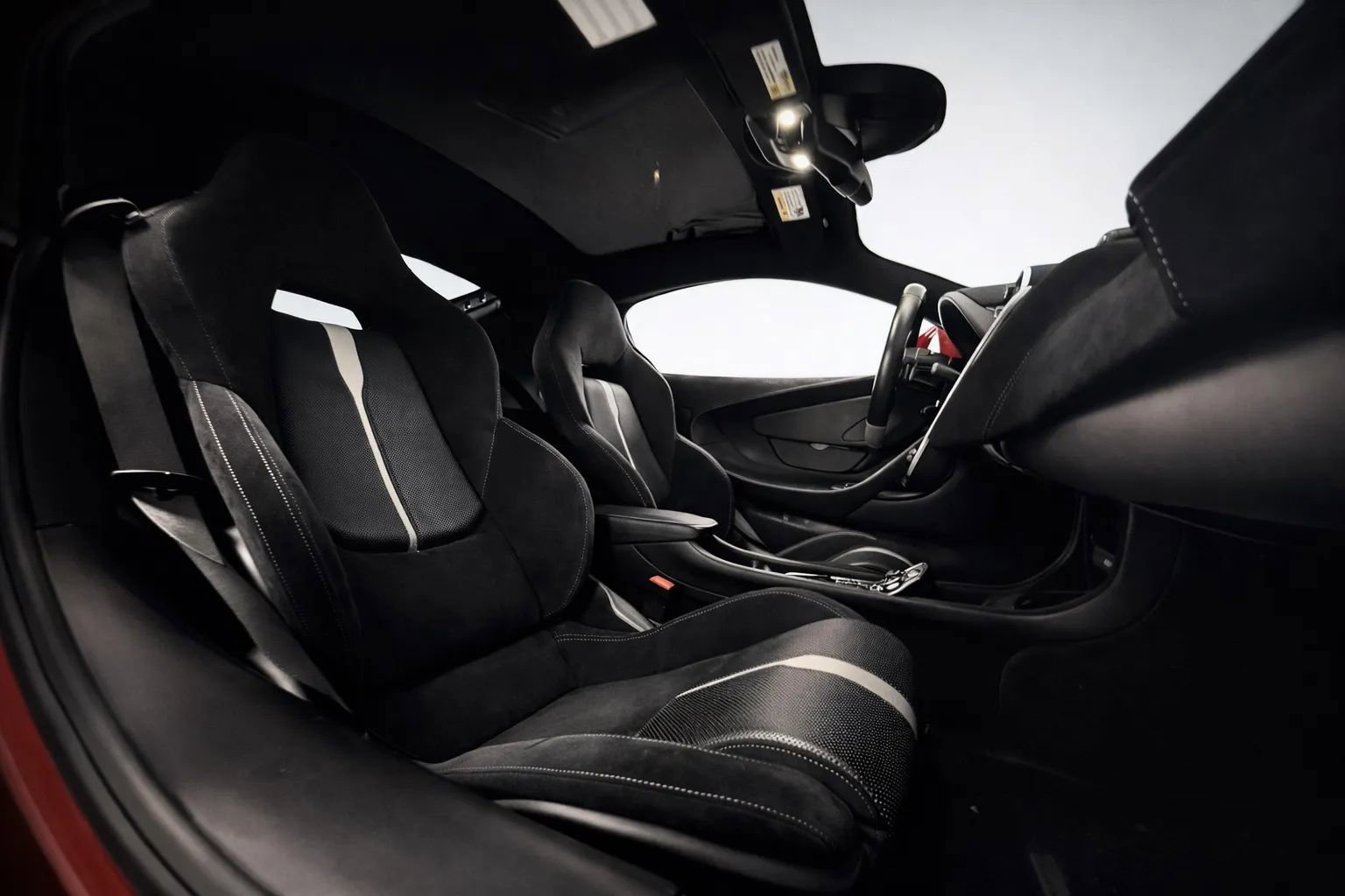 Used 2017 McLaren 570S RWD image 14