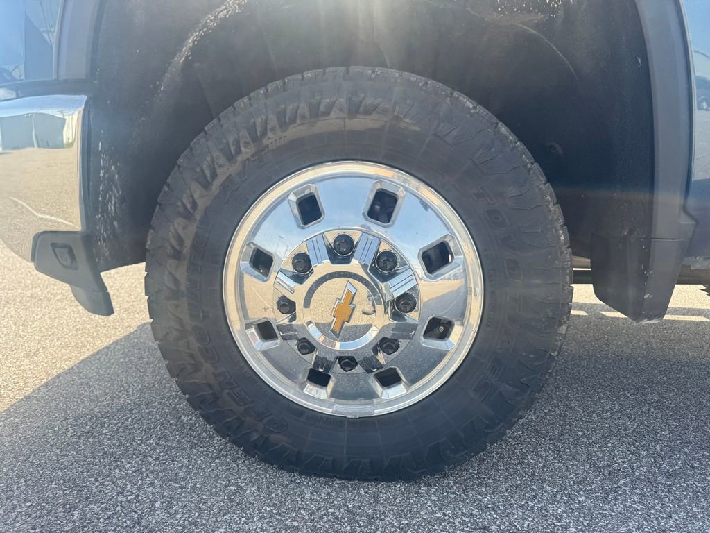 Used 2025 Chevrolet Silverado 3500 LT w/ Safety Package AWD/4WD image 10