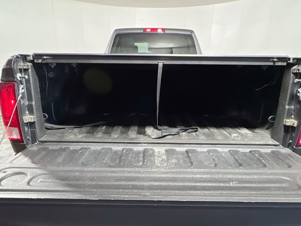 Used 2014 RAM 3500 Tradesman w/ Chrome Appearance Group RWD image 22