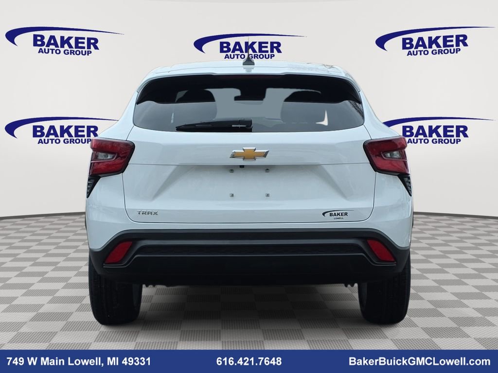 Used 2024 Chevrolet Trax LS w/ LS Convenience Package image 6
