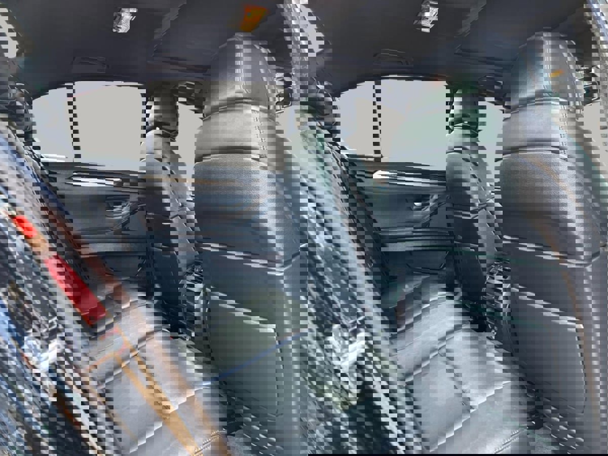 Used 2013 BMW 550i Sedan image 23