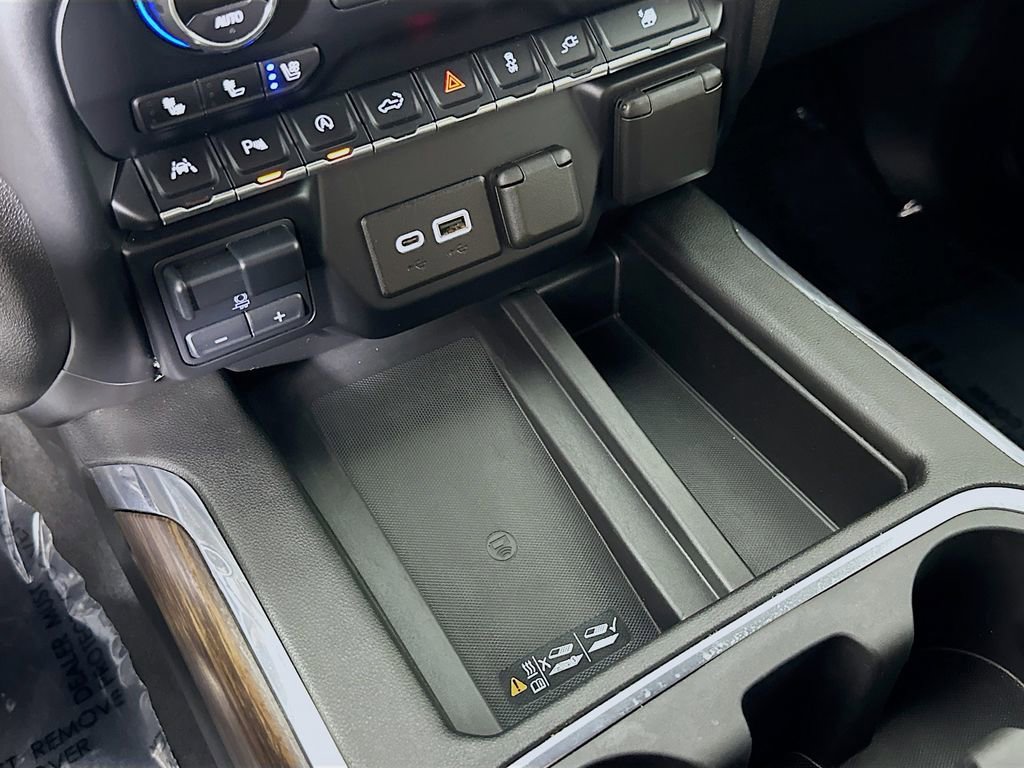 Used 2021 Chevrolet Silverado 1500 High Country w/ Technology Package AWD/4WD image 32